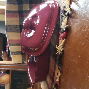 Chantal, 1/2 quart /.65 ltr. Baking dish w/lid, Cranberry.